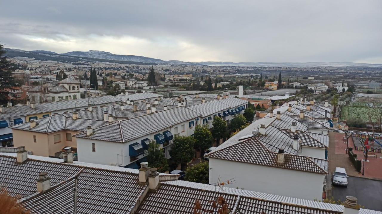 Piso Turistico Huetor Vega Apartment Exterior photo